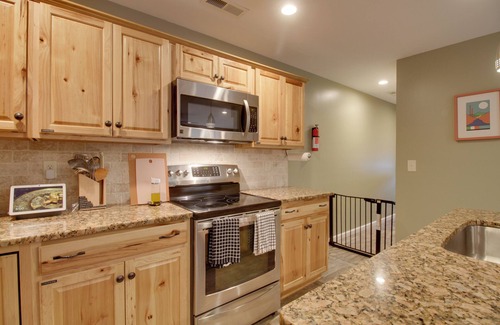 Goode Cabin | Cozy Goode Cabin w/Deck ~ 17 Mi to Lynchburg