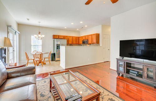 Greensboro House | Cozy Greensboro Townhome w/Community Pool & Grill