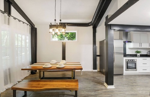 Atlanta Cabin | Cozy Guest House cabin style with 1 bedroom King Bed, Private Walking Trails