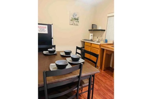 Midway Apartment | Cozy Guest Suite, your bridge to SD adventures.
