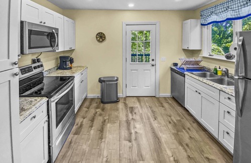 North Haven House | Cozy Guilford Cottage Near Beach – Peaceful Retreat w/Coastal Views, Grill, & Family-Friendly Fun!