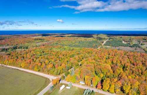 Harbor Springs House | Cozy Harbor Springs Vacation Rental, 13 Mi to Town
