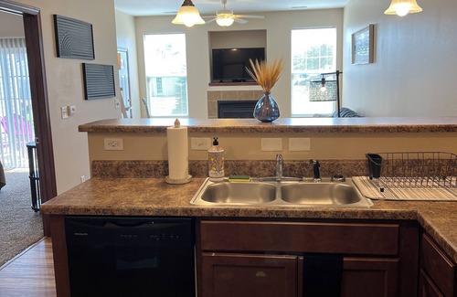 Ankeny Apartment | Cozy Haven in Ankeny: Stylish, Delightful, Comfy!