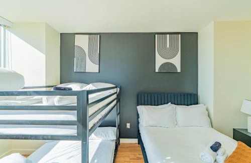 Downtown Phoenix Apartment | Cozy HighRise 23th Flr,Gym,Parking,Pool,W-D,Golf