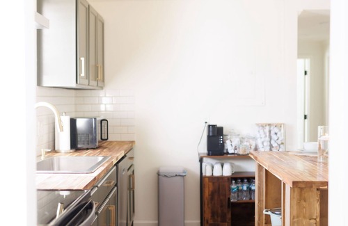 Dothan House | Cozy Historic District Cottage