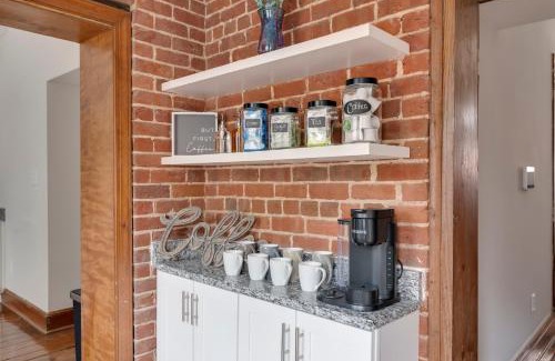 Church Hill Apartment | Cozy Historic Family Home in the Heart of Richmond