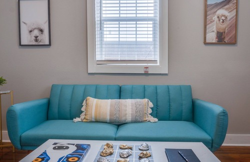 Arabi House | Cozy Historic NOLA Duplex! 12min to French Quarter
