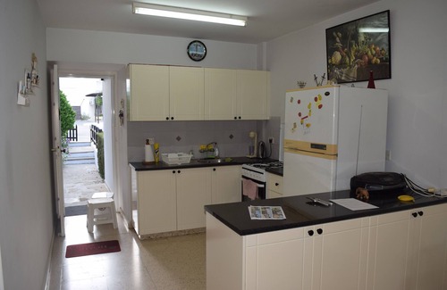 Larnaca House | Cozy holiday beach house 30 steps away from the beach