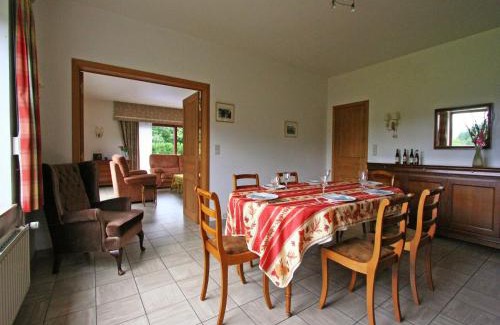 Nassogne House | Cozy Holiday Home in Lesterny near Lake, cleaning included