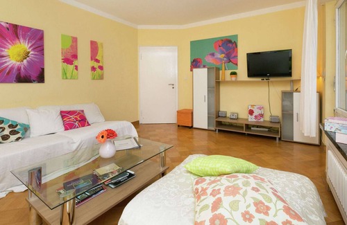 Eslohe House | Cozy Holiday Home in Niedersalwey With Sauna