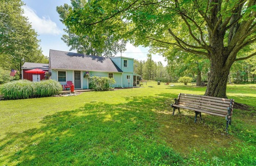 Holland Apartment | Cozy Holland Studio w/Deck Near Lake Michigan!