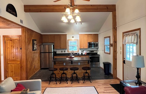 Huntingdon House | Cozy Home & Cabin near Seven Points at Raystown Lake, Holiday Hills