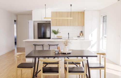 Sullivan's Cove House | Cozy Home Close to Beach and Hobart CBD