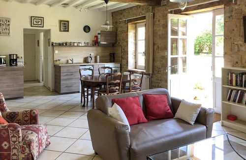 Sainte-Marie House | Cozy home in St. Jean Aux Amognes
