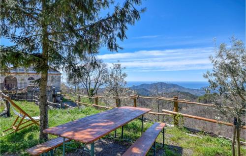 Castiglione Chiavarese House | Cozy Home In Castiglione Chiavarese