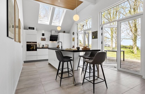 Vedelshave House | Cozy home in Asperup with kitchen