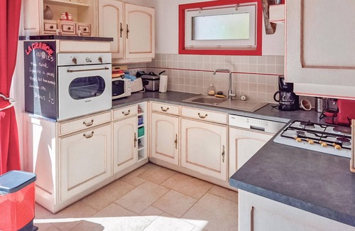Bolleville House | Cozy home in Bolleville with WiFi