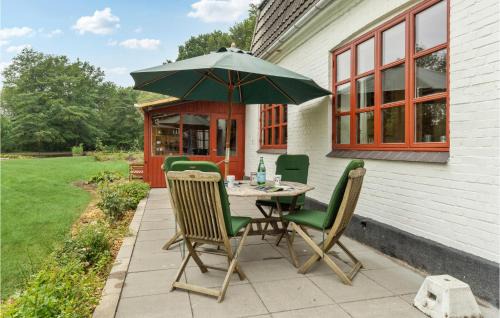 Brovst House | Cozy Home In Brovst With Kitchen