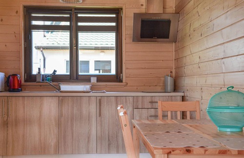 Grzybowo House | Cozy home in Grzybowo with kitchen