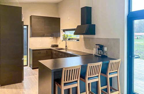 Jamjo House | Cozy home in Jämjö with jacuzzi