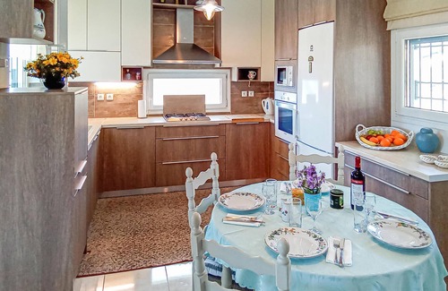Lavreotiki House | Cozy home in Keratea with WiFi