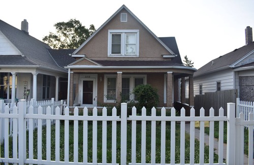 Dahlman House | Cozy home in Little Bohemia; 5 min from Zoo and Downtown w/Free Parking