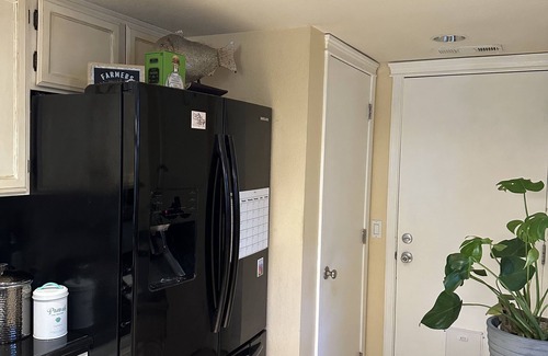 Redding House | Cozy home in nice neighborhood next to largest park in Redding ! Pet friendly.