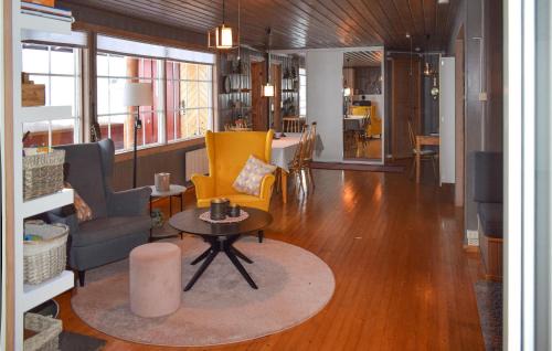 Krodsherad House | Cozy Home In Noresund With Kitchen