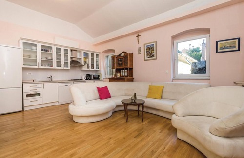 Volosko House | Cozy home in Opatija with WiFi