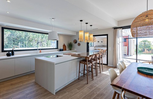 Puimisson House | Cozy home in PUIMISSON with WiFi