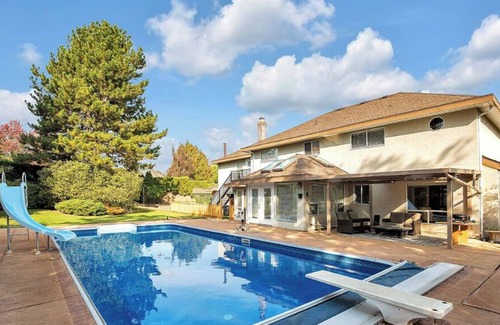 Surrey House | Cozy home in quiet neighborhood with all the comfort for your family.