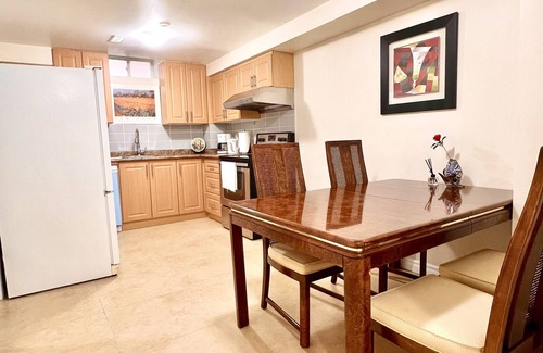 Richmond Hill House | Cozy Home in Richmond Hill with Free Parking