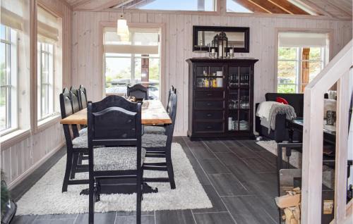 Atra House | Cozy Home In Rjukan With Kitchen