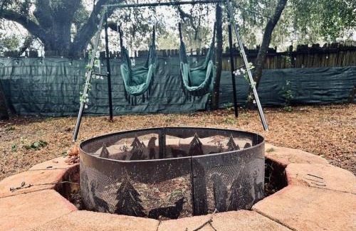 Northeast Tampa House | Cozy Home In Tampa Near Ybor & Busch Gardens