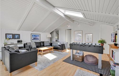 Vejers Strand House | Cozy Home In Vejers Strand With Outdoor Swimming Pool
