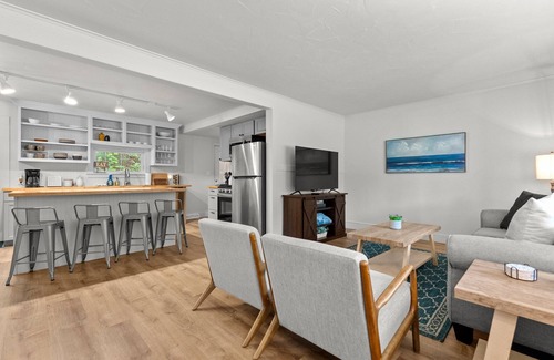 Traverse City House | Cozy Home in Wine Country - Wine Season Open!