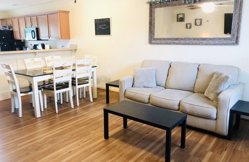 Hubert House | Cozy home mins. to Piney green gate, Hubert & 25 to Emerald Isle