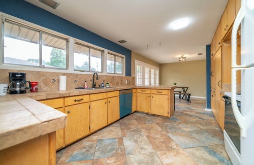 Longview House | Cozy Home Near Downtown Longview