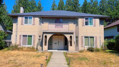 Shaughnessy House | Cozy Home near Downtown, UBC and YVR airport