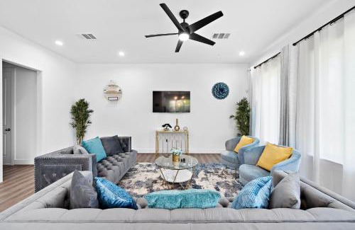 Riverside Terrace House | Cozy Home Near MedCenter, Uptown, & Downtown