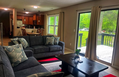 Newell House | Cozy home near UNCC, Carolina Pavilion and Uptown Charlotte