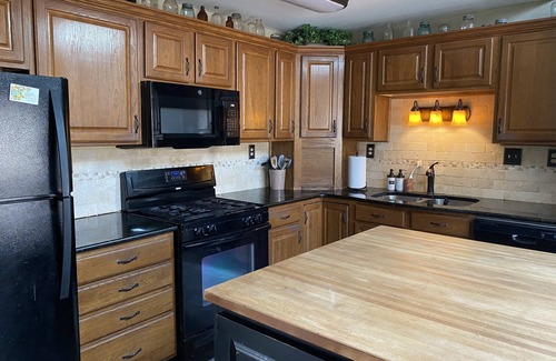 Independence House | Cozy Home outside Independence City Limits! 3 beds and 2 baths. Close to all!
