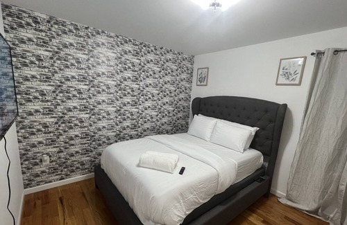 Elizabeth House | Cozy Home with 3 king bedroom Beautiful/ safe neighborhood just 7 mins to EWR.