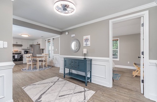 West Columbia House | Cozy home with firepit-minutes from downtown and the University of SC!