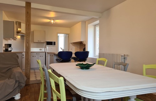 Crevant Cottage | Cozy Home with Garden, Near Lake & Amenities, Incl. Linens & Cleaning, Pet-Friendly