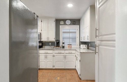 Tulsa House | Cozy home with great back patio, and only 1 mile from the Expo Square!