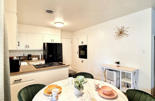 Concord House | Cozy Home with Wifi, AC, Washer/Dryer Near Napa, SF, Hospitals & Bay Area!