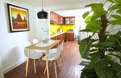 Van Mieu House | Cozy homestay in center of Hoan Kiem Hanoi for group with chill room and netflix