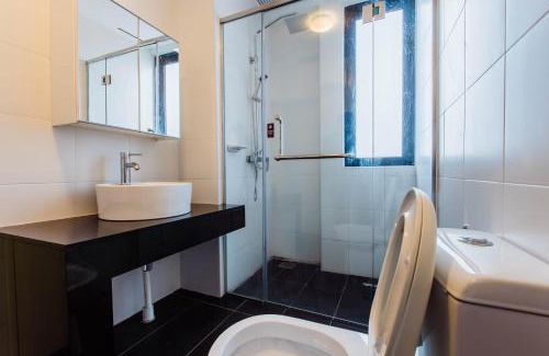 The Strand Apartment | Cozy Homestay with WiFi @Encorp Strand Mall @Alpha IVF
