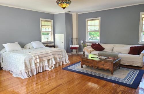 White Plains House | Cozy Homeva Battle Hill WP